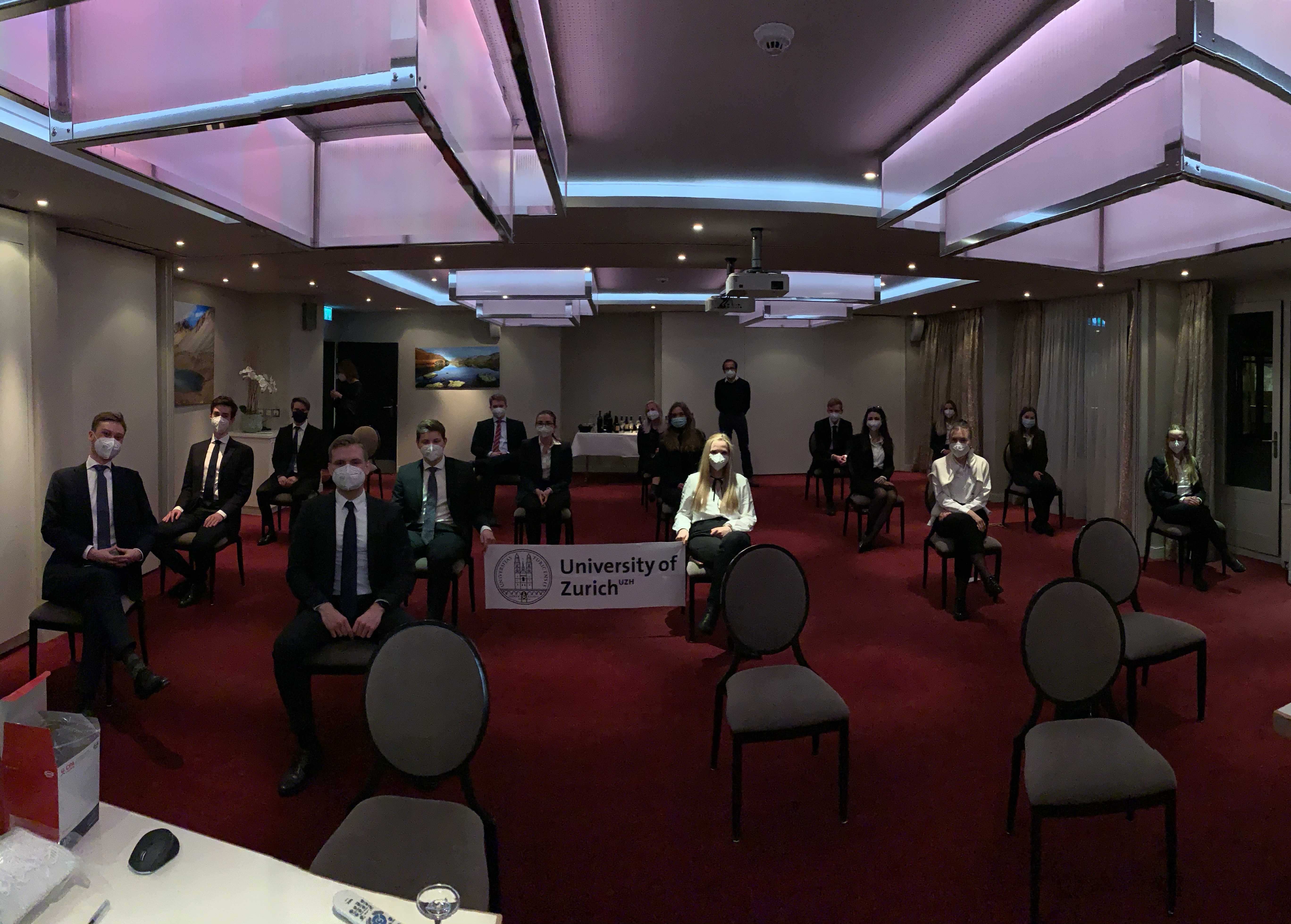 Gruppenfoto der Delegation an die virtuelle NMUN-Konferenz New York 2021 - Davos, April 2021